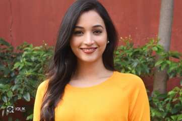 Srinidhi Shetty New Photos